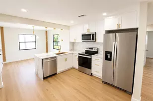 8120 7th St N, Saint Petersburg, FL 33702 - Photo 6