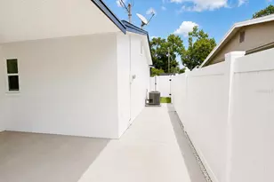 8120 7th St N, Saint Petersburg, FL 33702 - Photo 30