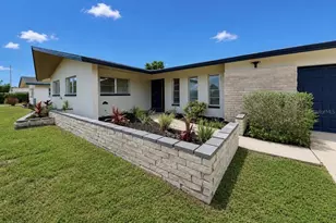 1729 Bikini Ct, Cape Coral, FL 33904 - Photo 4