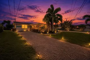 4931 Victoria Dr, Cape Coral, FL 33904 - Photo 4