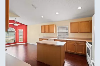 2318 Barons Court, Tavares, FL 32778 - Photo 8