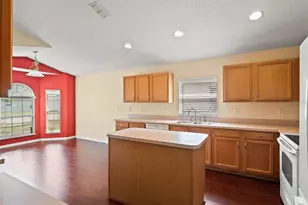 2318 Barons Ct, Tavares, FL 32778 - Photo 8