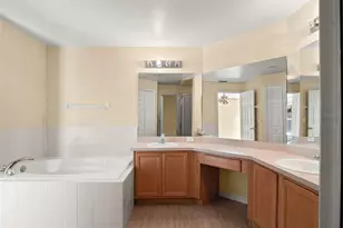 2318 Barons Ct, Tavares, FL 32778 - Photo 18