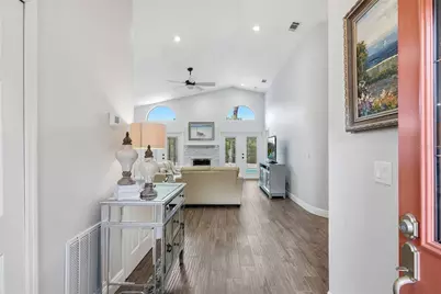 5274 White Sand Circle NE, Saint Petersburg, FL 33703 - Photo 14