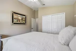 5274 White Sand Cir NE, Saint Petersburg, FL 33703 - Photo 26