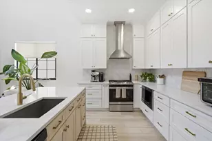 819 Highland St N, Saint Petersburg, FL 33701 - Photo 4