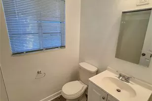 2318 4th St S, Saint Petersburg, FL 33705 - Photo 8