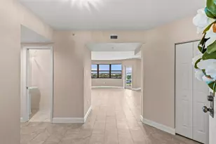 670 Island Way, Clearwater Beach, FL 33767 - Photo 4