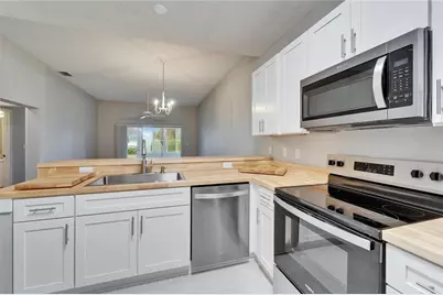 1032 Radison Avenue #2, Sun City Center, FL 33573 - Photo 4