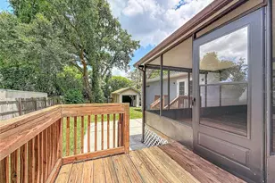 1926 Meadowridge Dr, Valrico, FL 33596 - Photo 32