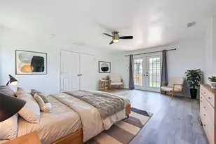 1926 Meadowridge Dr, Valrico, FL 33596 - Photo 12