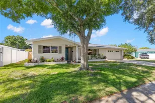 2441 Fairbanks Dr, Clearwater, FL 33764 - Photo 2
