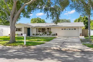 2441 Fairbanks Dr, Clearwater, FL 33764 - Photo 2