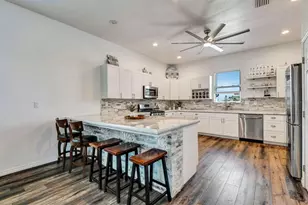 217 22nd St Ct NE, Bradenton, FL 34208 - Photo 4