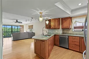 9564 Tara Cay Ct, Seminole, FL 33776 - Photo 4