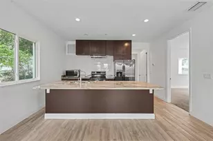 1018 7th Ave S, Saint Petersburg, FL 33705 - Photo 10
