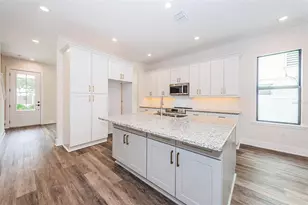 5972 Central Ave, New Port Richey, FL 34653 - Photo 6