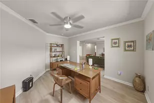 6717 Cardinal Dr S, Saint Petersburg, FL 33707 - Photo 18