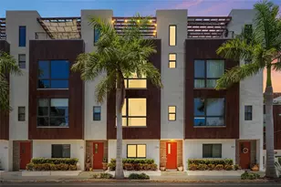 130 8th St N, Saint Petersburg, FL 33701 - Photo 1