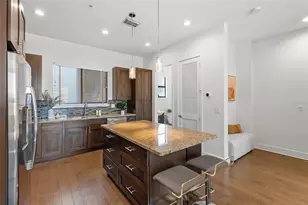 130 8th St N, Saint Petersburg, FL 33701 - Photo 24