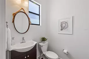 130 8th St N, Saint Petersburg, FL 33701 - Photo 30