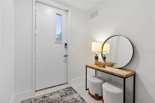 130 8th St N, Saint Petersburg, FL 33701 - Photo 20