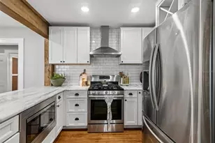 1011 14th St N, Saint Petersburg, FL 33705 - Photo 10