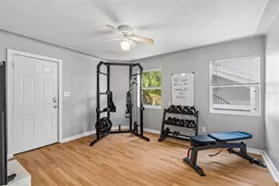 1011 14th St N, Saint Petersburg, FL 33705 - Photo 34