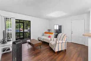 6018 Laktree Ln, Temple Terrace, FL 33617 - Photo 4