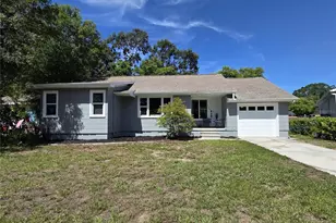 1024 Michigan Dr E, Dunedin, FL 34698 - Photo 1