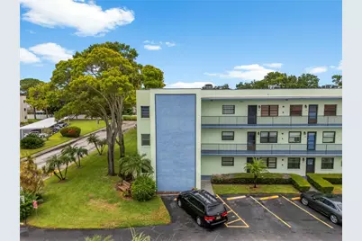 5973 Terrace Park Drive N #101, Saint Petersburg, FL 33709 - Photo 2