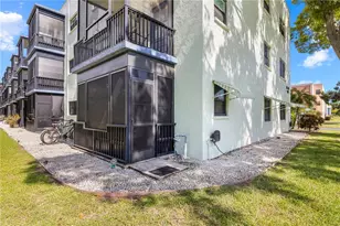 5973 Terrace Park Dr N, Saint Petersburg, FL 33709 - Photo 28