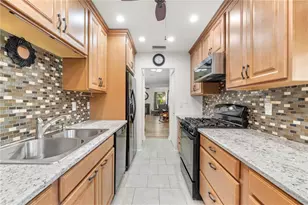 5973 Terrace Park Dr N, Saint Petersburg, FL 33709 - Photo 14