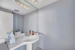 1 Beach Dr SE, Saint Petersburg, FL 33701 - Photo 16