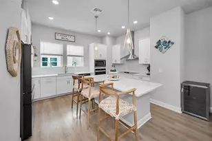 2458 Mangum Ct, Sarasota, FL 34237 - Photo 22