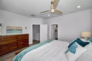 2458 Mangum Ct, Sarasota, FL 34237 - Photo 24