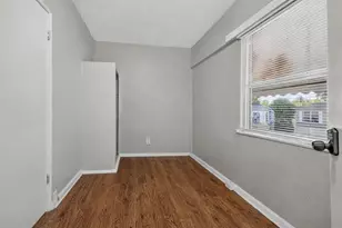 1042 8th Ave S, Saint Petersburg, FL 33705 - Photo 16