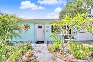 9472 Treasure Ln NE, Saint Petersburg, FL 33702 - Photo 2