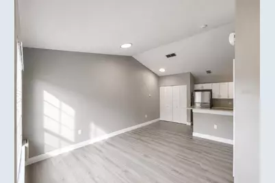 9160 Lake Chase Island Way #9160, Tampa, FL 33626 - Photo 4