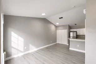 9160 Lake Chase Island Way, Tampa, FL 33626 - Photo 4
