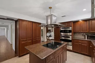 708 Warren Rd, Lutz, FL 33548 - Photo 40