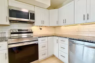 3300 58th St N, Saint Petersburg, FL 33710 - Photo 12