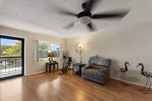 5980 Terrace Park Dr N, Saint Petersburg, FL 33709 - Photo 22