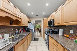5980 Terrace Park Dr N, Saint Petersburg, FL 33709 - Photo 18