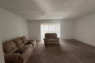 7210 N Manhattan Ave, Tampa, FL 33614 - Photo 2