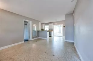 5601 Cedar St NE, Saint Petersburg, FL 33703 - Photo 6