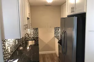 520 70th St N, Saint Petersburg, FL 33710 - Photo 6