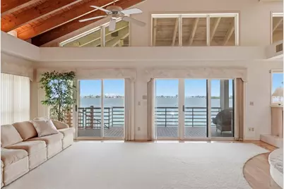 2869 Seabreeze Drive S, Saint Petersburg, FL 33707 - Photo 10