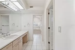 2869 Seabreeze Dr S, Gulfport, FL 33707 - Photo 26