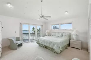 2869 Seabreeze Dr S, Saint Petersburg, FL 33707 - Photo 30